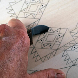 cutting triangle chips in chip carving